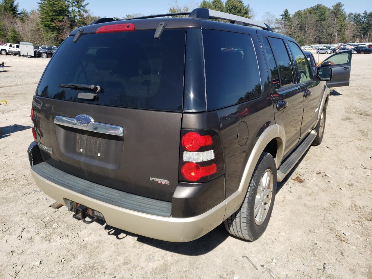 Photo 4 from auction – 2006 FORD EXPLORER E with VIN 1FMEU74E86UB42845