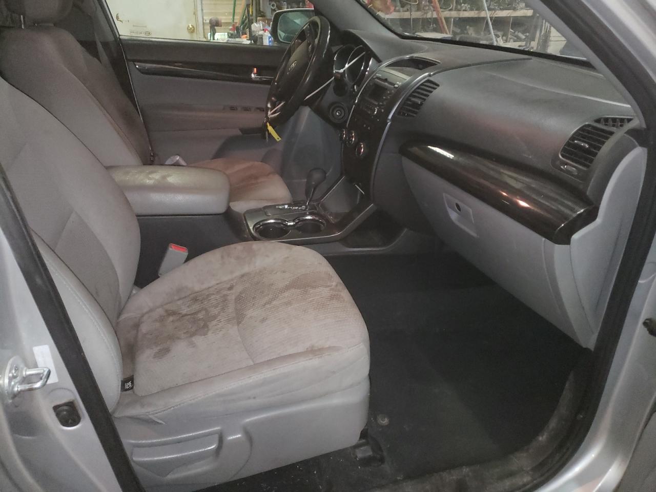 Photo 5 from auction – 2012 KIA SORENTO BA with VIN 5XYKTDA21CG228305
