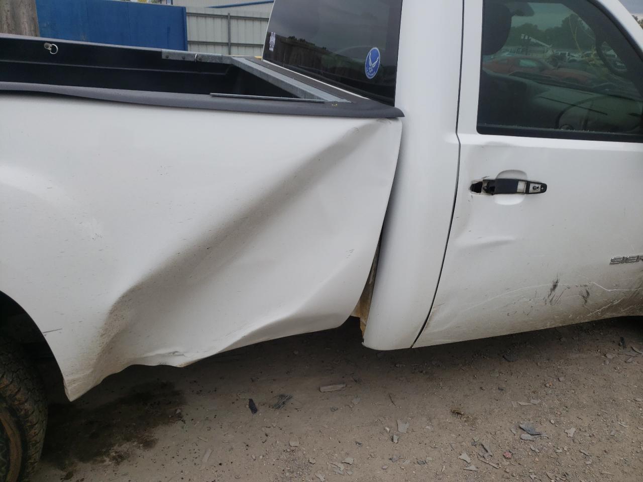 Photo 9 from auction – 2008 GMC SIERRA C15 with VIN 1GTEC14C38Z900941