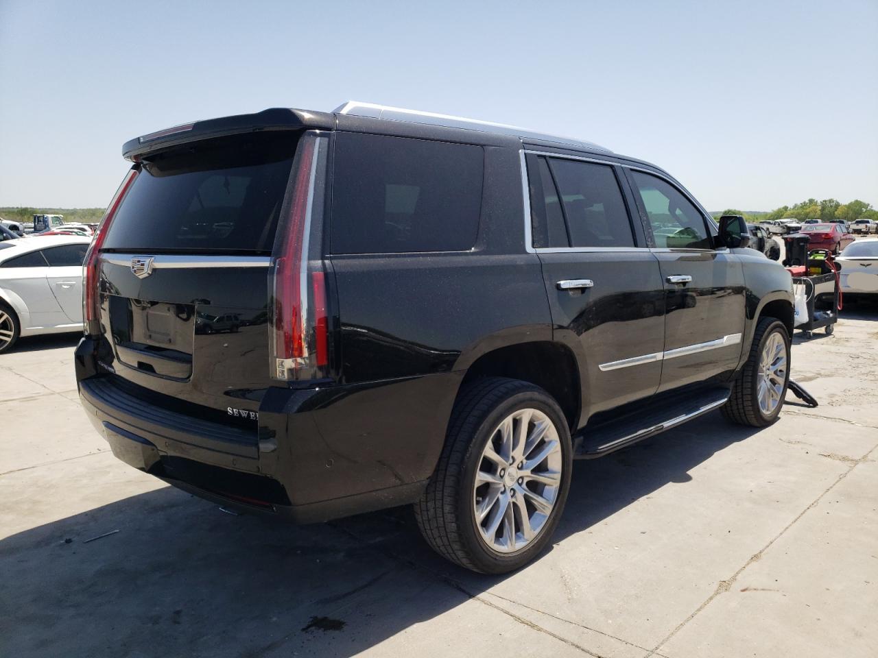 Photo 4 from auction – 2017 CADILLAC ESCALADE L with VIN 1GYS4BKJ7HR306855