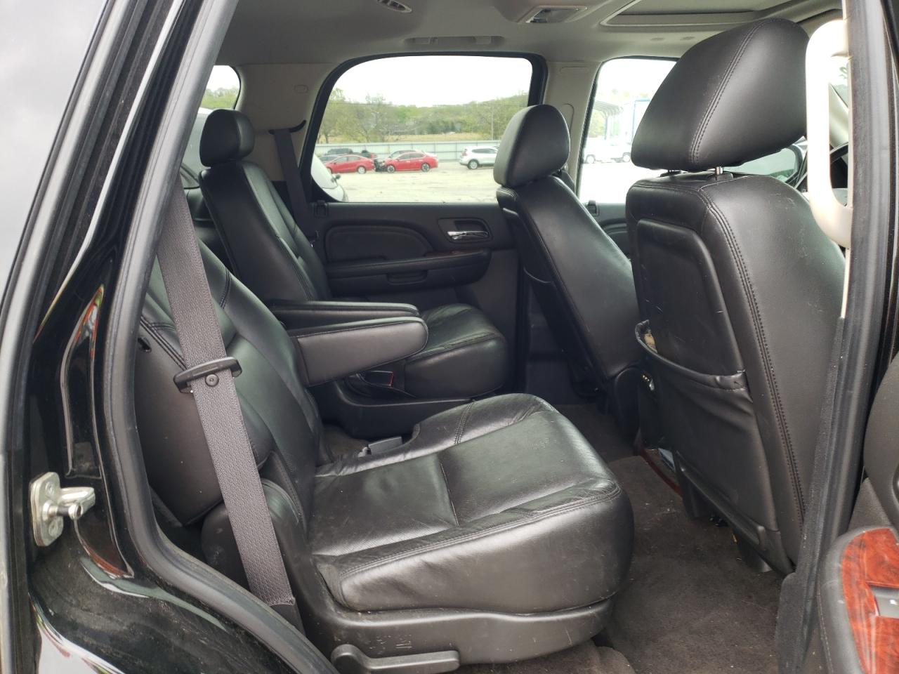 Photo 6 from auction – 2010 CADILLAC ESCALADE L with VIN 1GYUKBEFXAR276763