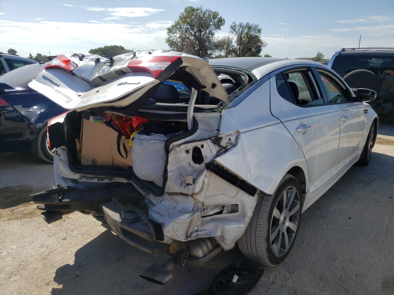 Фото 4 с аукциона – 2011 KIA OPTIMA SX с VIN KNAGR4A63B5143915