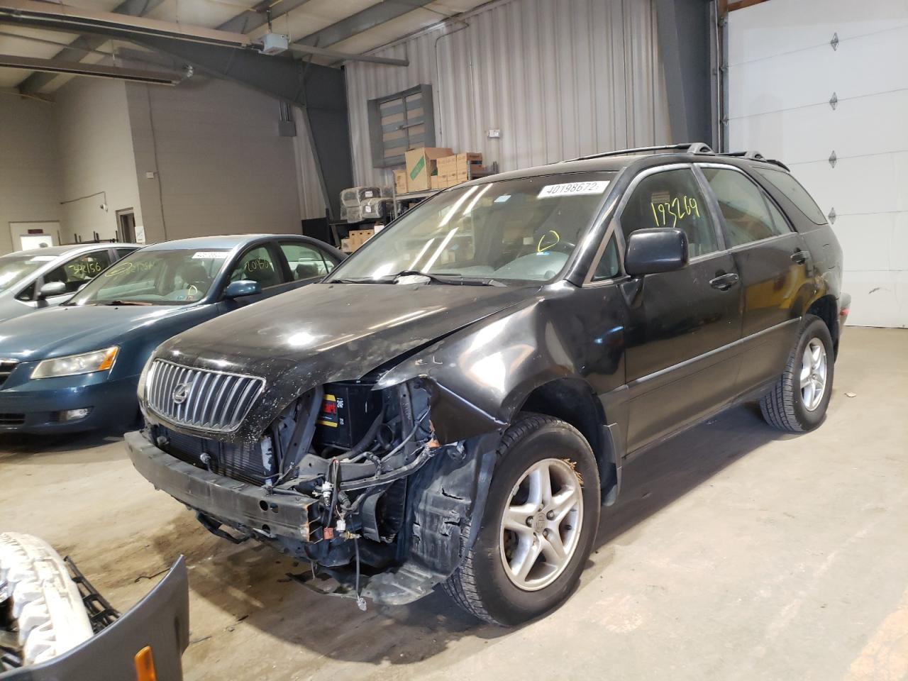 Photo 2 from auction – 1999 LEXUS RX 300 with VIN JT6HF10U7X0092574