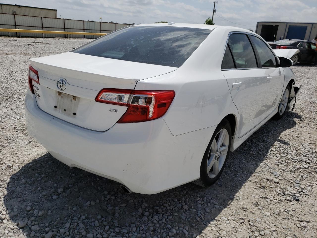 Photo 4 from auction – 2014 TOYOTA CAMRY L with VIN 4T1BF1FK1EU332899