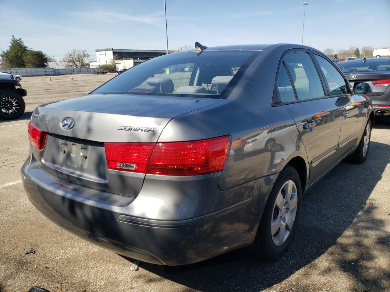 Photo 4 from auction – 2009 HYUNDAI SONATA GLS with VIN 5NPET46C19H554010
