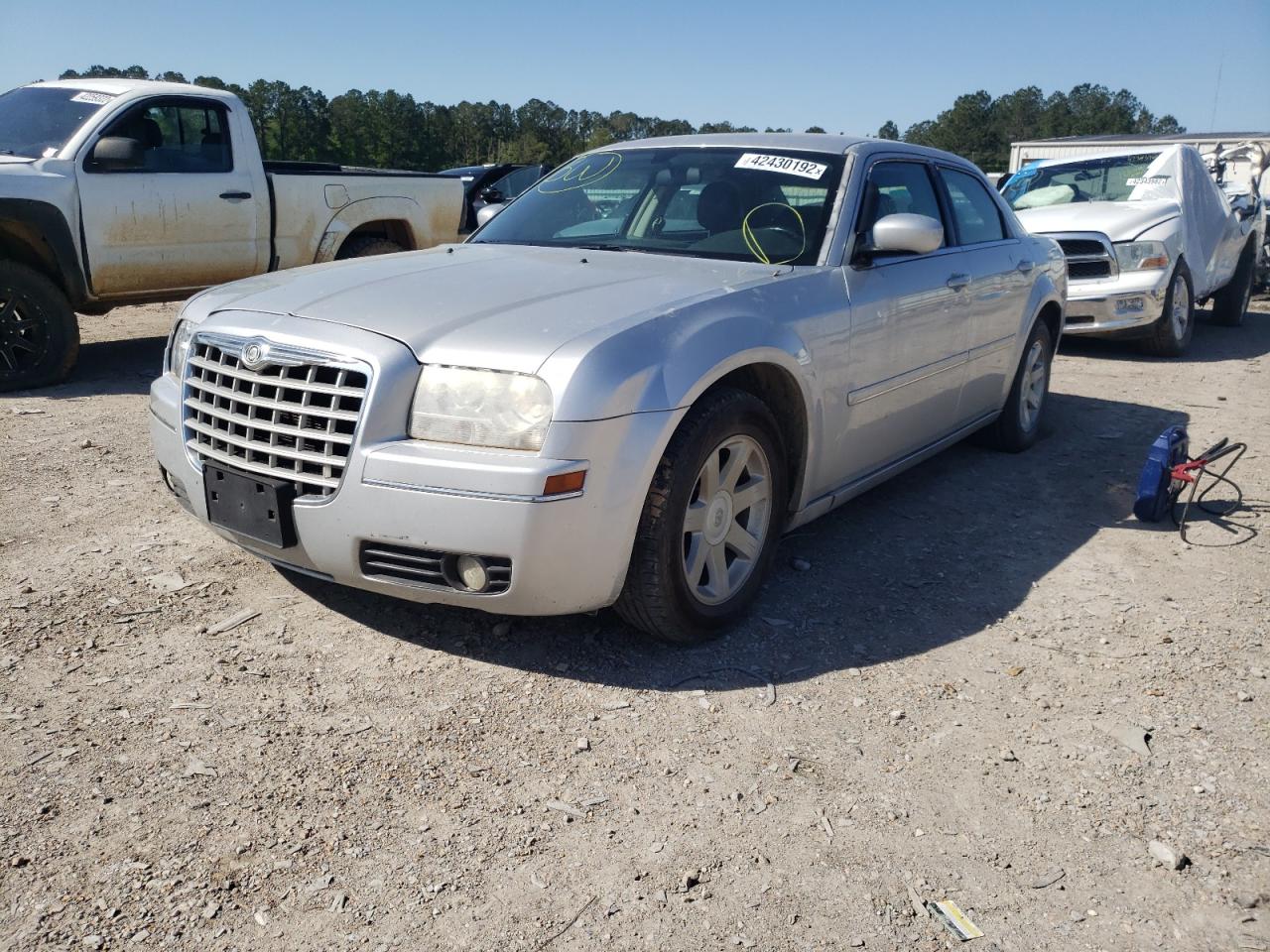 Photo 2 from auction – 2005 CHRYSLER 300 TOURIN with VIN 2C3JA53G75H145910