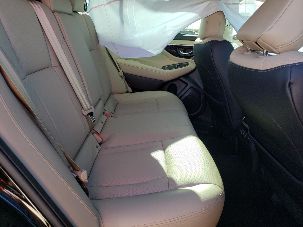 Photo 6 from auction – 2022 SUBARU LEGACY LIM with VIN 4S3BWAN60N3010057