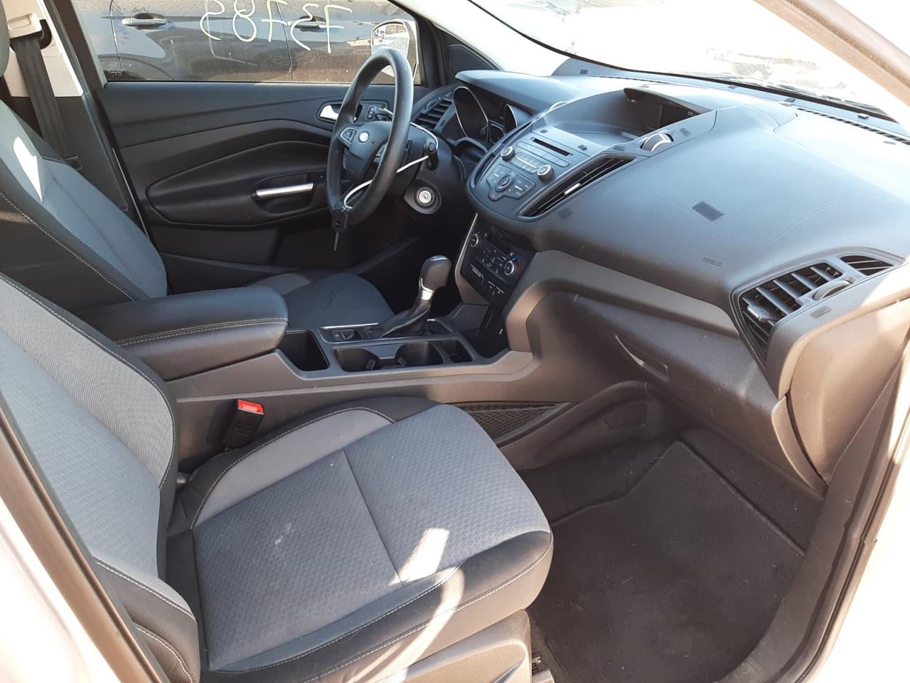 Photo 5 from auction – 2017 FORD ESCAPE SE with VIN 1FMCU0GD0HUC02167