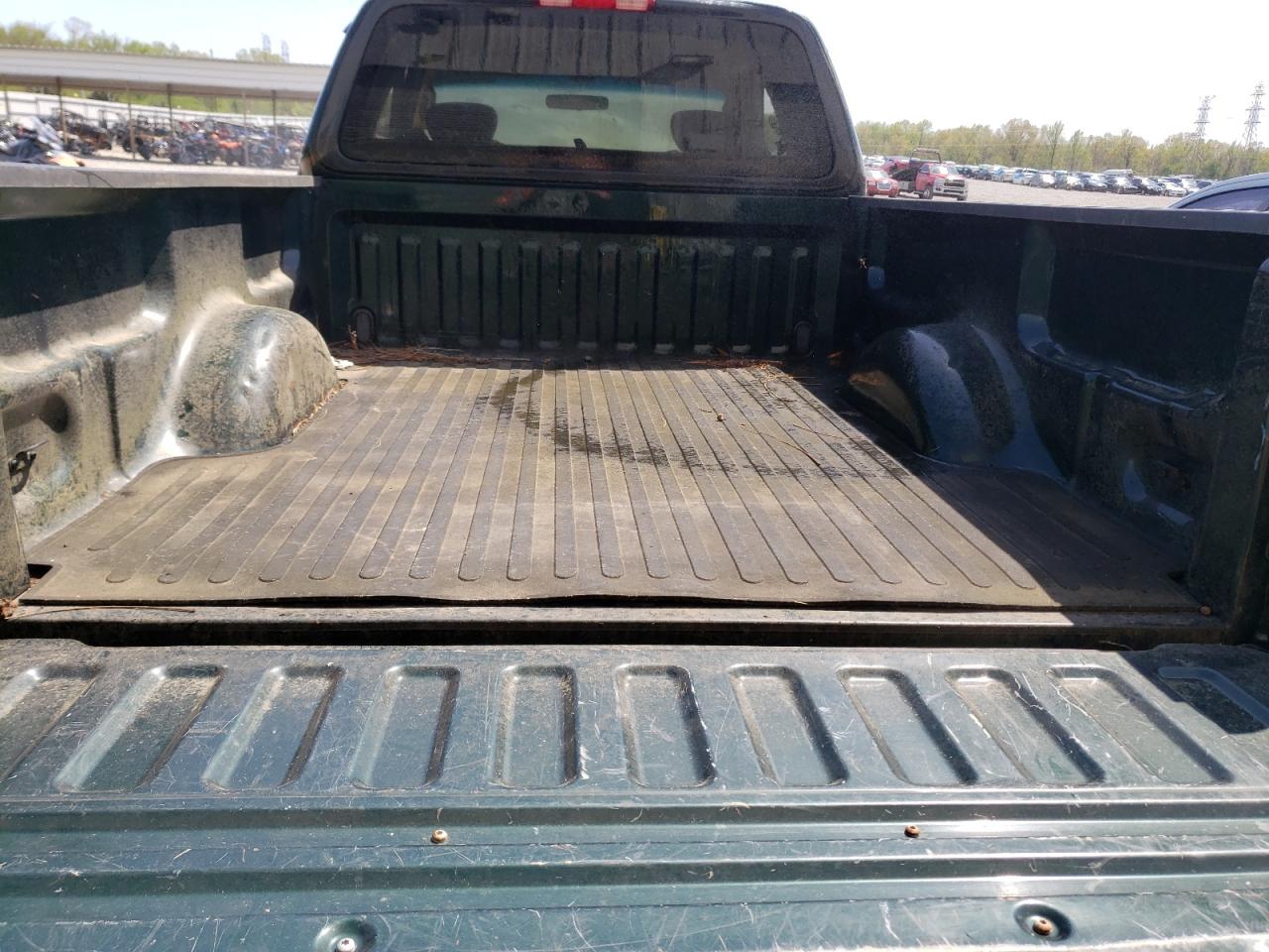 Photo 9 from auction – 2002 FORD F150 with VIN 1FTRX17W02NB38971