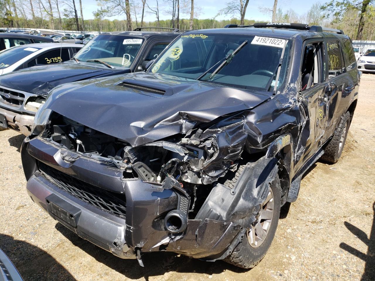 Photo 2 from auction – 2014 TOYOTA 4RUNNER SR with VIN JTEBU5JR1E5202505