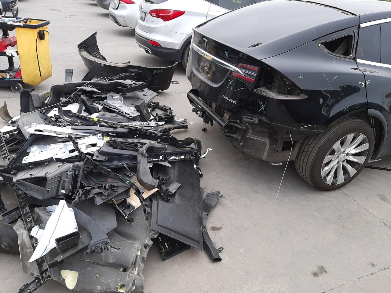 Photo 9 from auction – 2020 TESLA MODEL X with VIN 5YJXCBE41LF220041