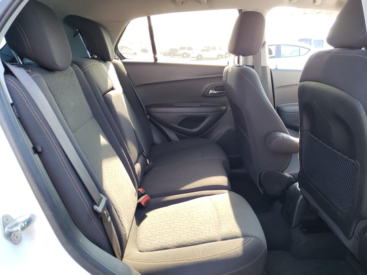 Photo 6 from auction – 2019 CHEVROLET TRAX LS with VIN 3GNCJKSB7KL382951