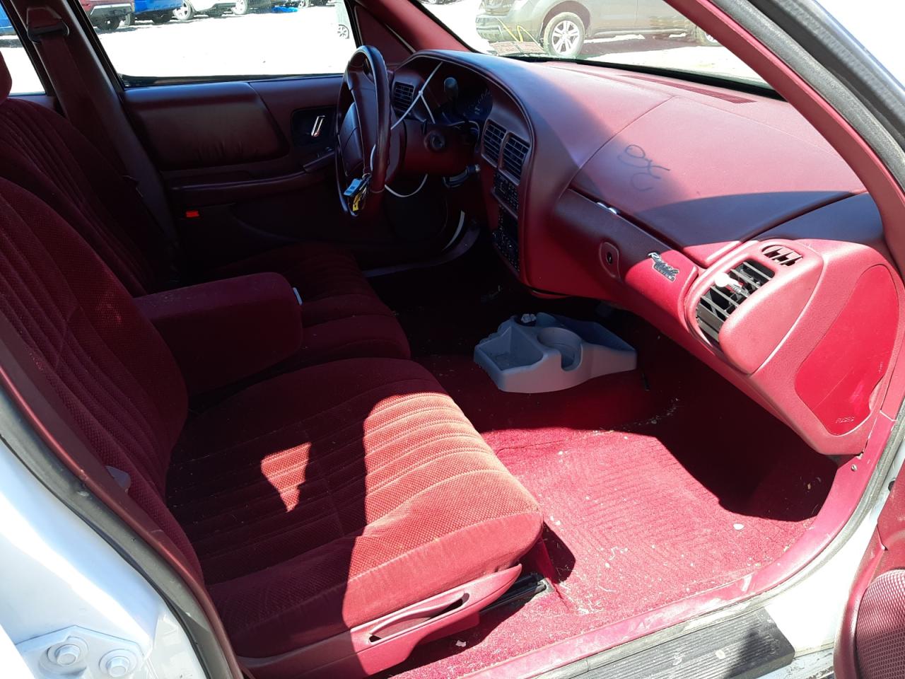 Photo 5 from auction – 1996 BUICK REGAL CUST with VIN 2G4WB52M9T1490945