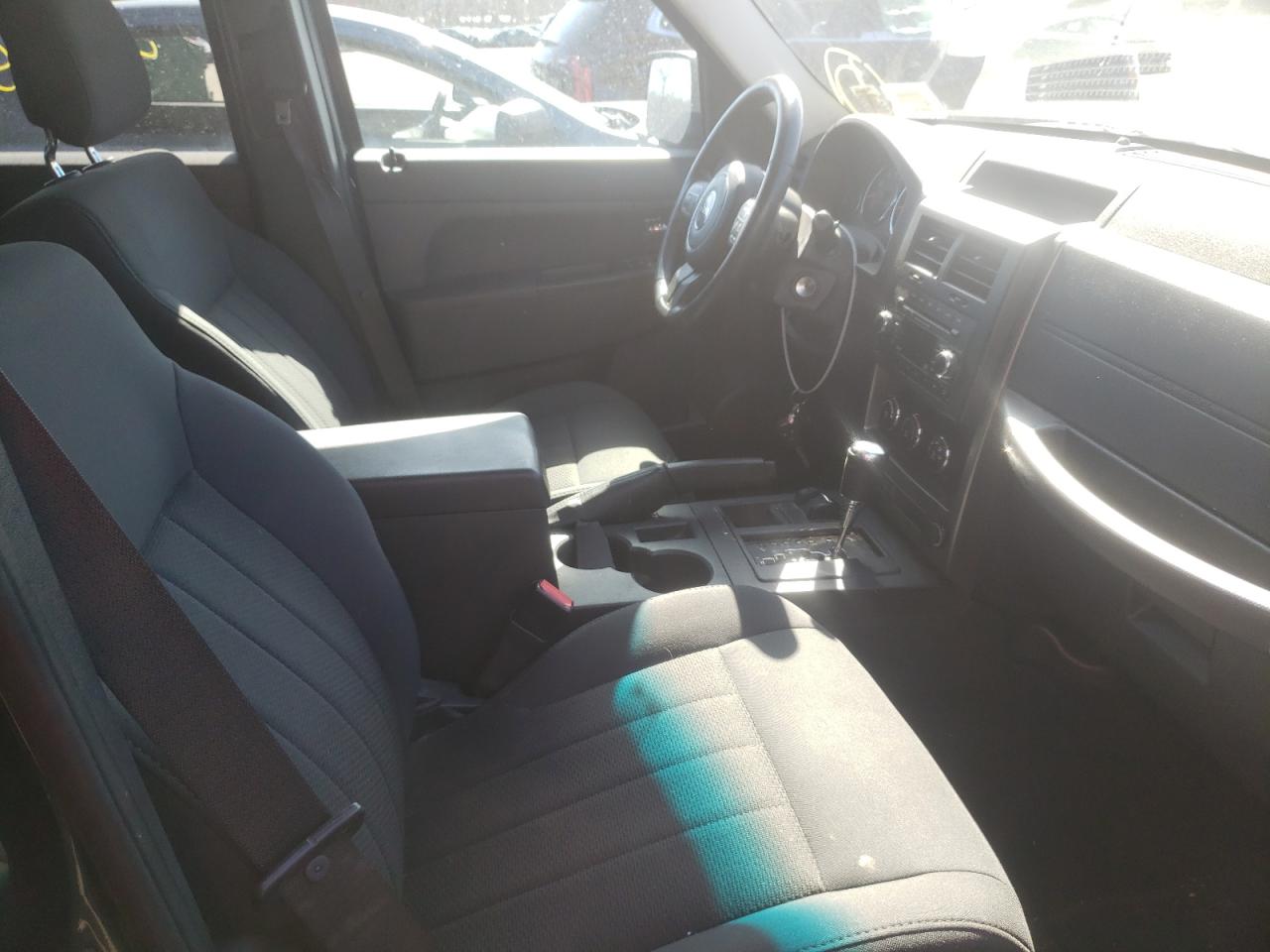 Photo 5 from auction – 2012 JEEP LIBERTY with VIN 1C4PJMAK1CW109880