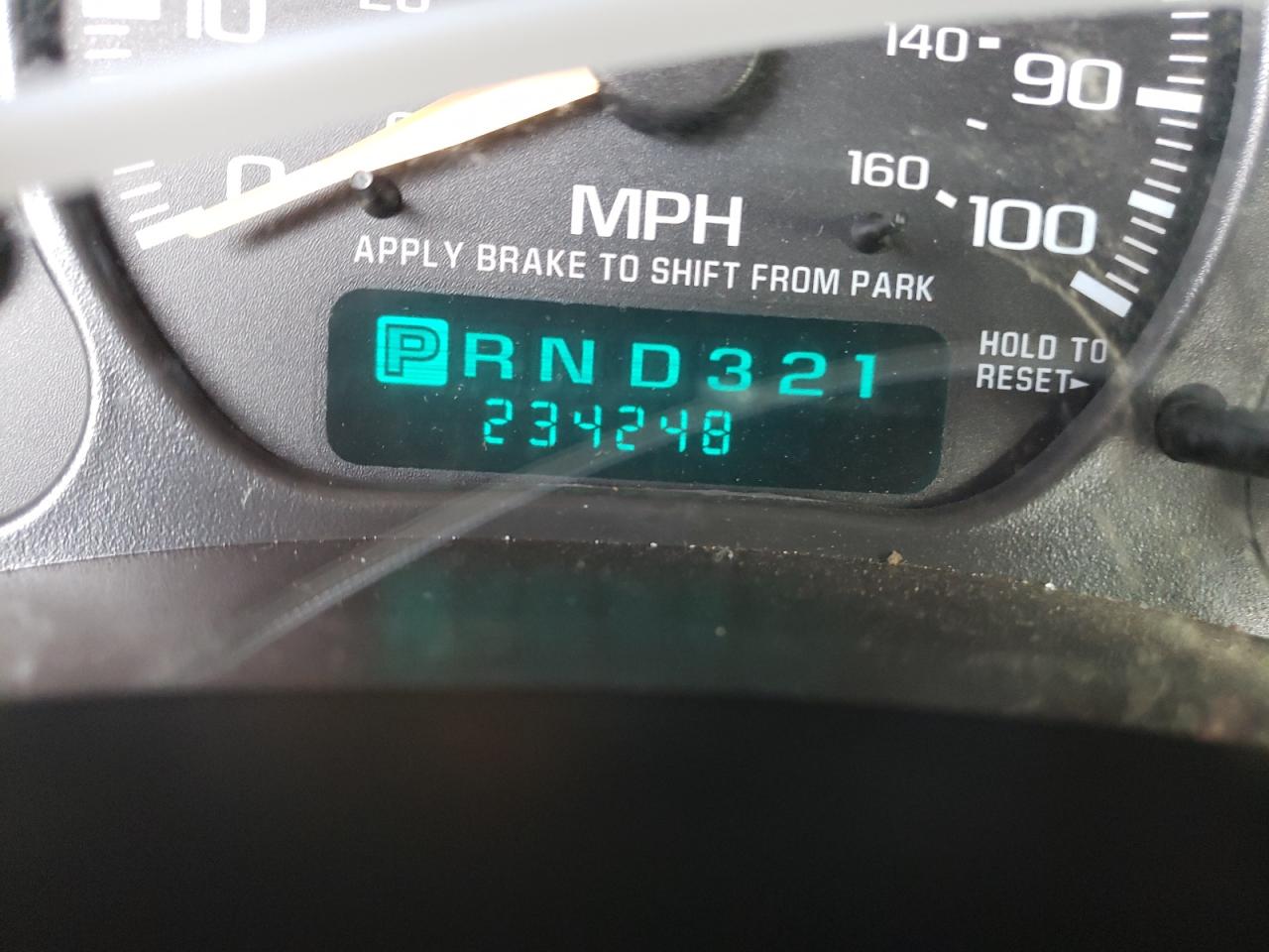 Photo 8 from auction – 2002 CHEVROLET SUBURBAN K with VIN 1GNFK16Z42J119464