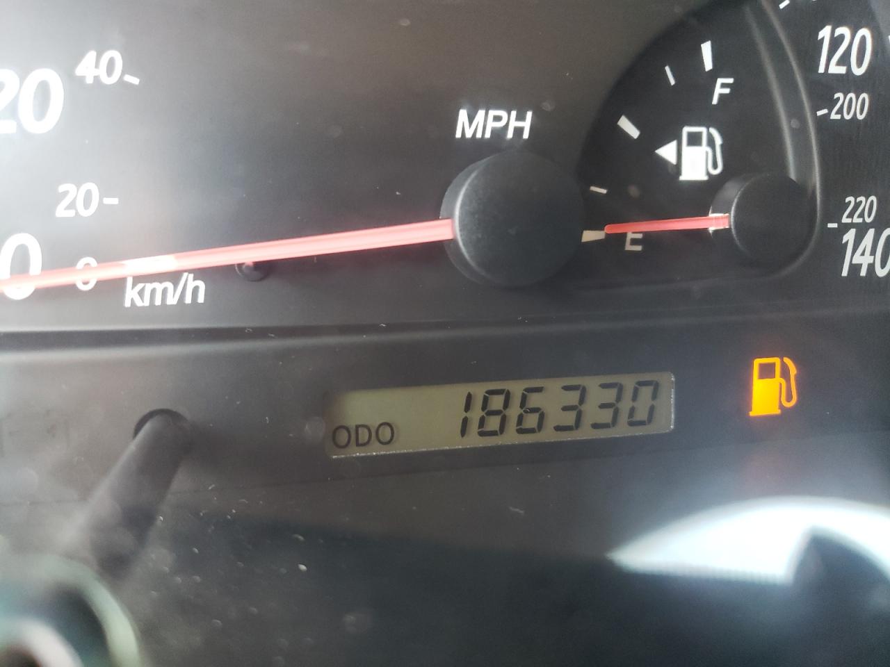 Photo 8 from auction – 2002 TOYOTA CAMRY LE with VIN 4T1BE32K82U580650