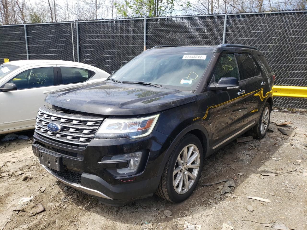 Photo 2 from auction – 2017 FORD EXPLORER L with VIN 1FM5K7F86HGC38195
