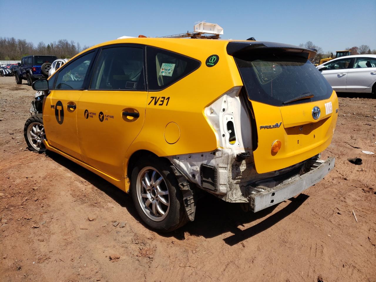 Photo 3 from auction – 2016 TOYOTA PRIUS V with VIN JTDZN3EU8GJ046797