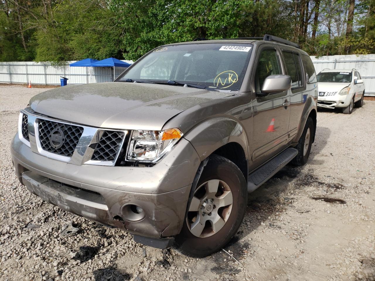 Photo 2 from auction – 2005 NISSAN PATHFINDER with VIN 5N1AR18W45C764864