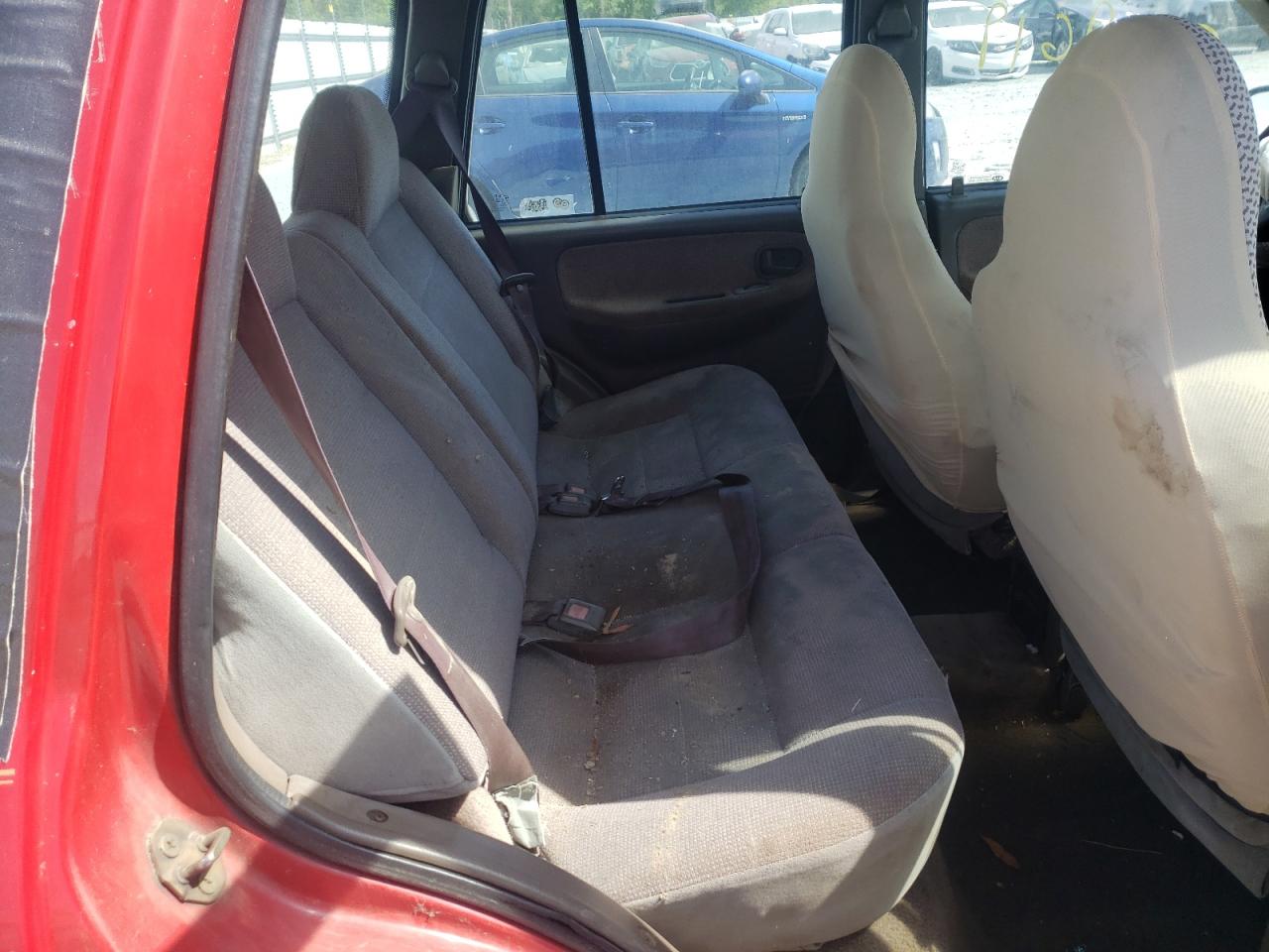 Photo 6 from auction – 2000 KIA SPORTAGE with VIN KNDJB7233Y5624212