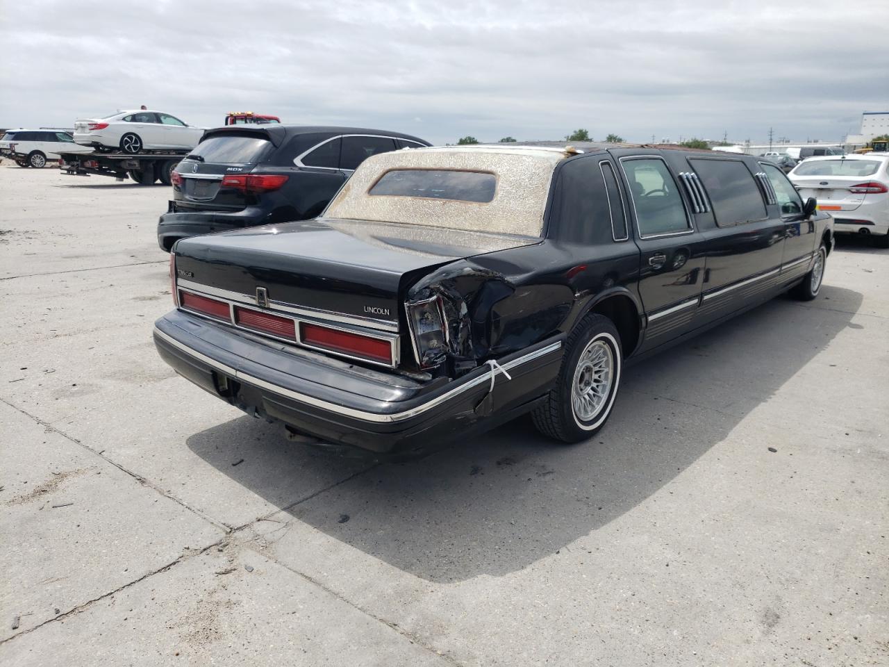 Photo 4 from auction – 1997 LINCOLN LIMO with VIN 1LNLM81W2VY658166