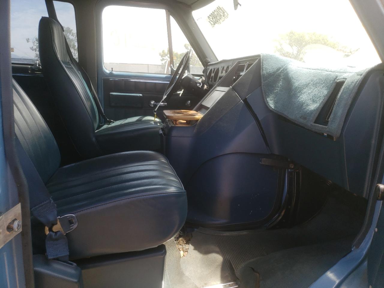 Photo 5 from auction – 1988 CHEVROLET G30 with VIN 1GAGG35K5J7142819