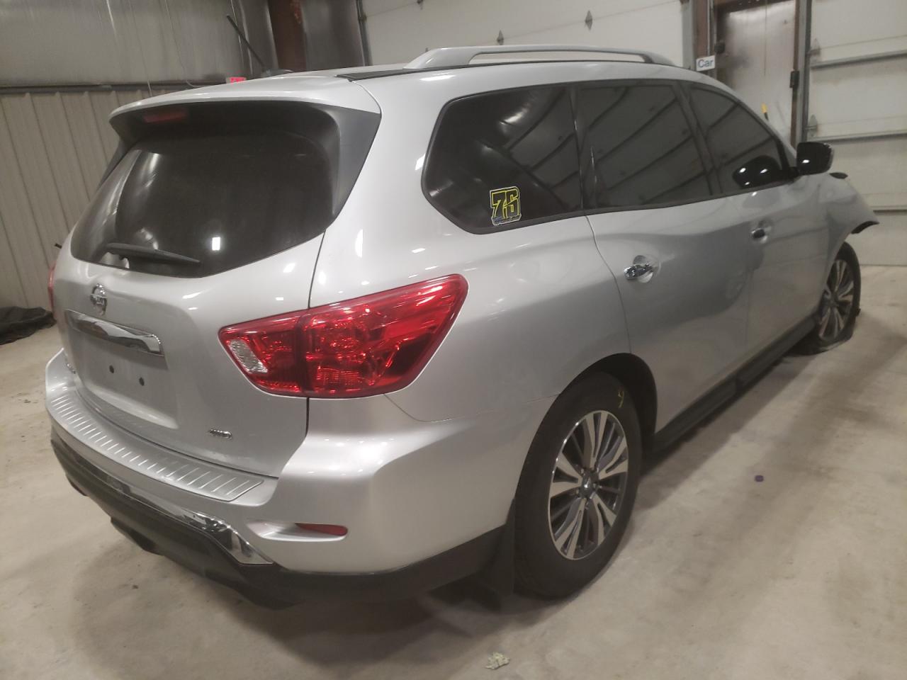 Photo 4 from auction – 2017 NISSAN PATHFINDER with VIN 5N1DR2MM1HC682912