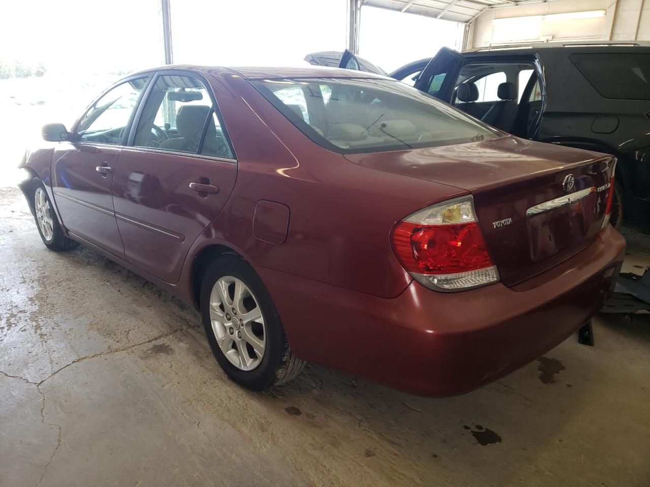 Photo 3 from auction – 2005 TOYOTA CAMRY LE with VIN 4T1BE32K95U035254