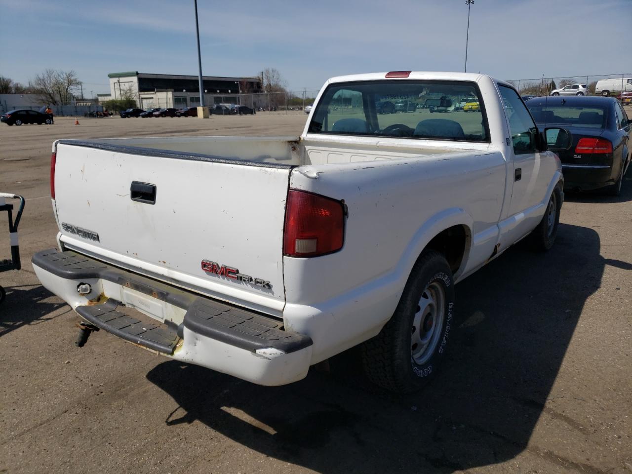 Photo 4 from auction – 2000 GMC SONOMA with VIN 1GTDT14WXYK184425