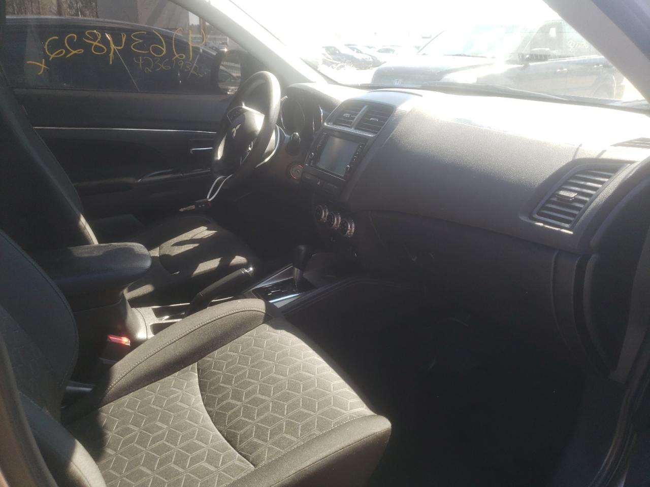 Photo 5 from auction – 2021 MITSUBISHI OUTLANDER with VIN JA4APUAU1MU016127