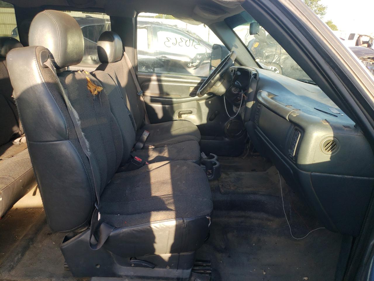 Photo 5 from auction – 2002 CHEVROLET SILVERADO with VIN 2GCEC19V921258350