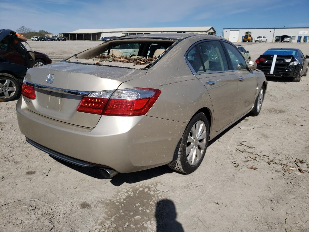 Photo 4 from auction – 2015 HONDA ACCORD EXL with VIN 1HGCR2F87FA069011