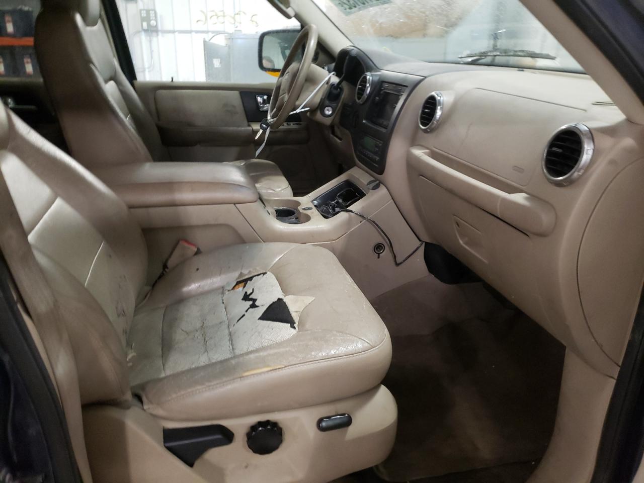 Photo 5 from auction – 2003 FORD EXPEDITION with VIN 1FMFU18L33LA93193