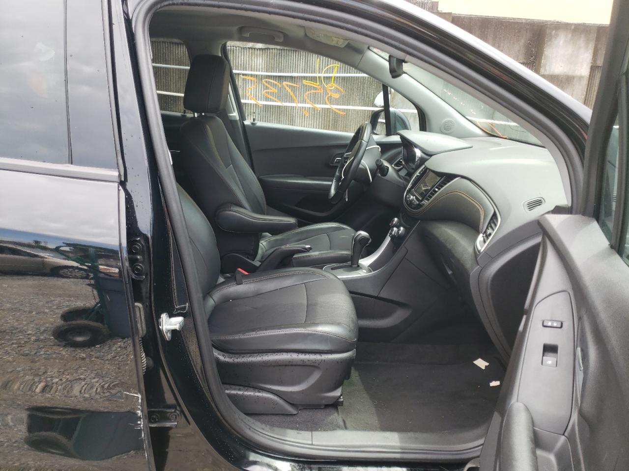 Photo 5 from auction – 2019 CHEVROLET TRAX 1LT with VIN 3GNCJLSB5KL211198