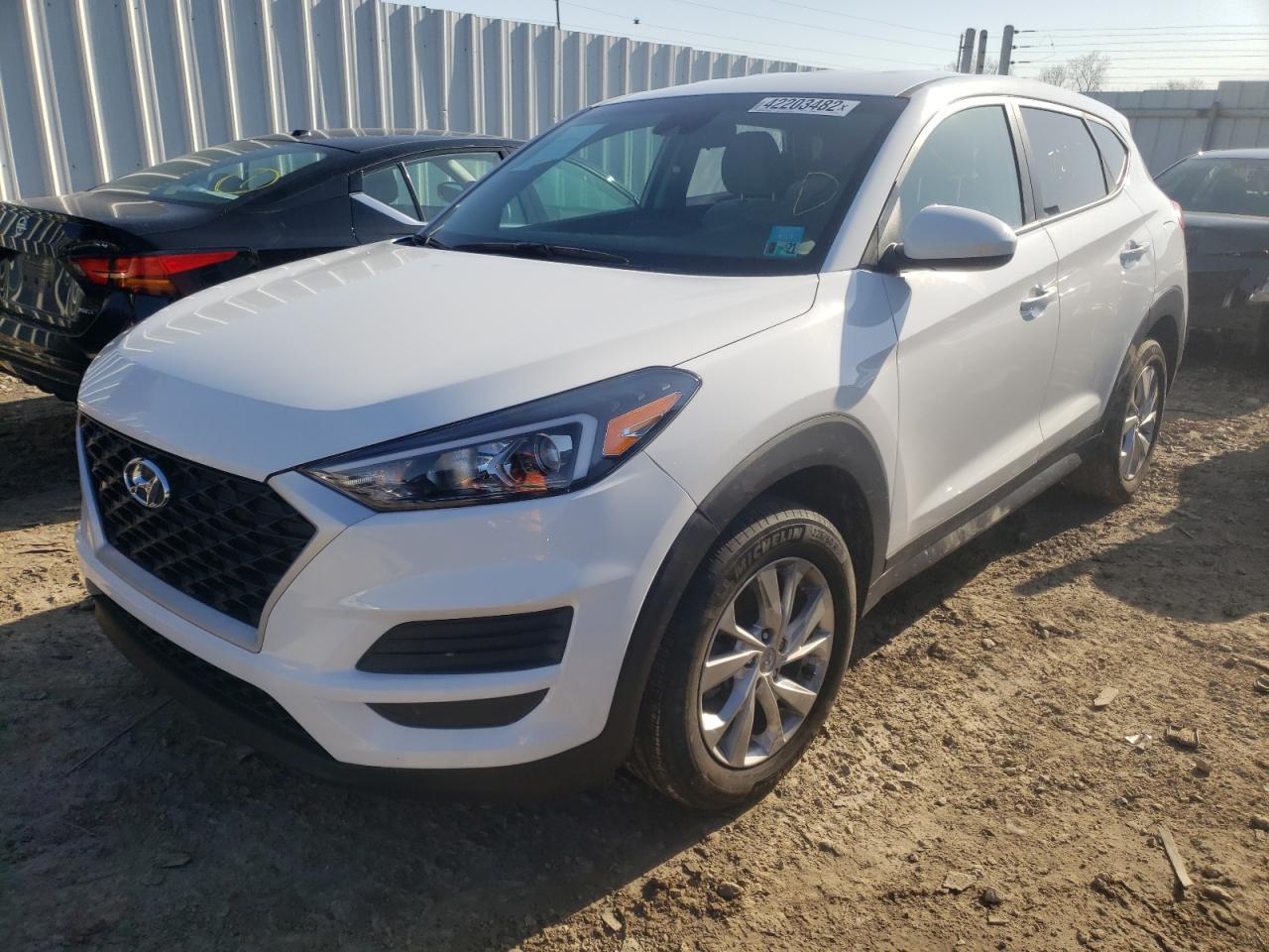 Photo 2 from auction – 2019 HYUNDAI TUCSON SE with VIN KM8J2CA44KU951245