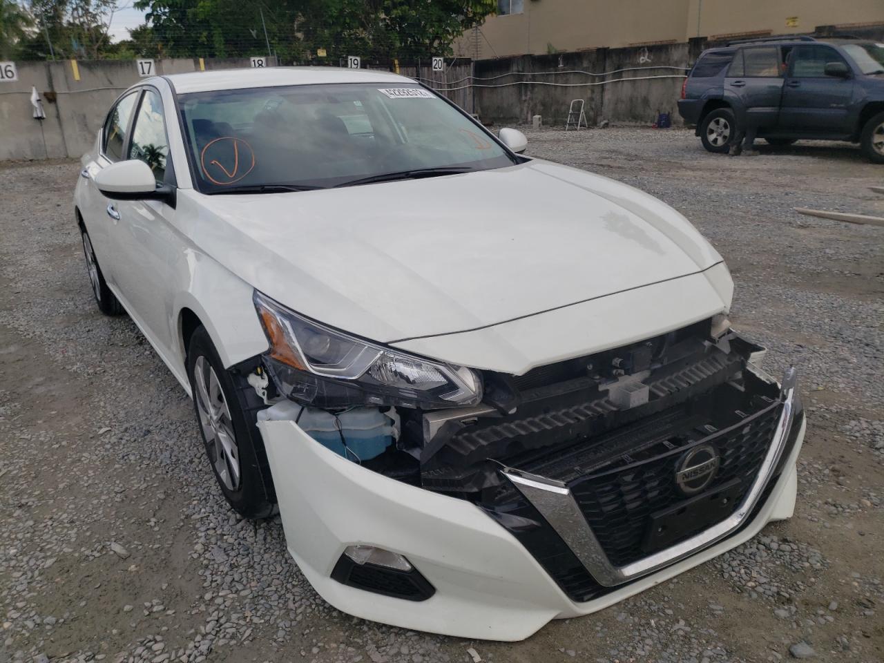 NISSAN ALTIMA S 2020 with VIN 1N4BL4BV3LC233816 - Photo from auction