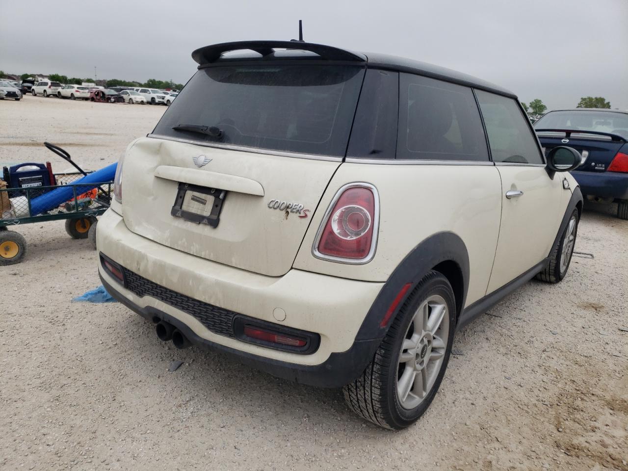 Photo 4 from auction – 2011 MINI COOPER S with VIN WMWSV3C56BTY14526