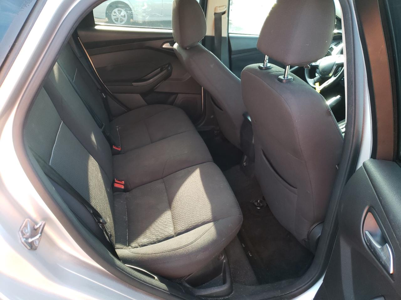 Photo 6 from auction – 2012 FORD FOCUS SEL with VIN 1FAHP3H26CL416472