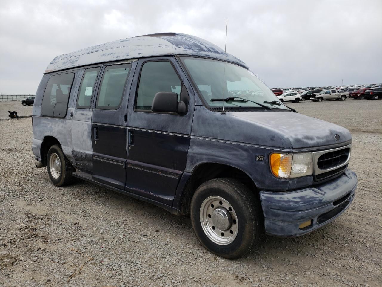 FORD ECONOLINE 2000 with VIN 1FDPE24L6YHB24444 - Photo from auction