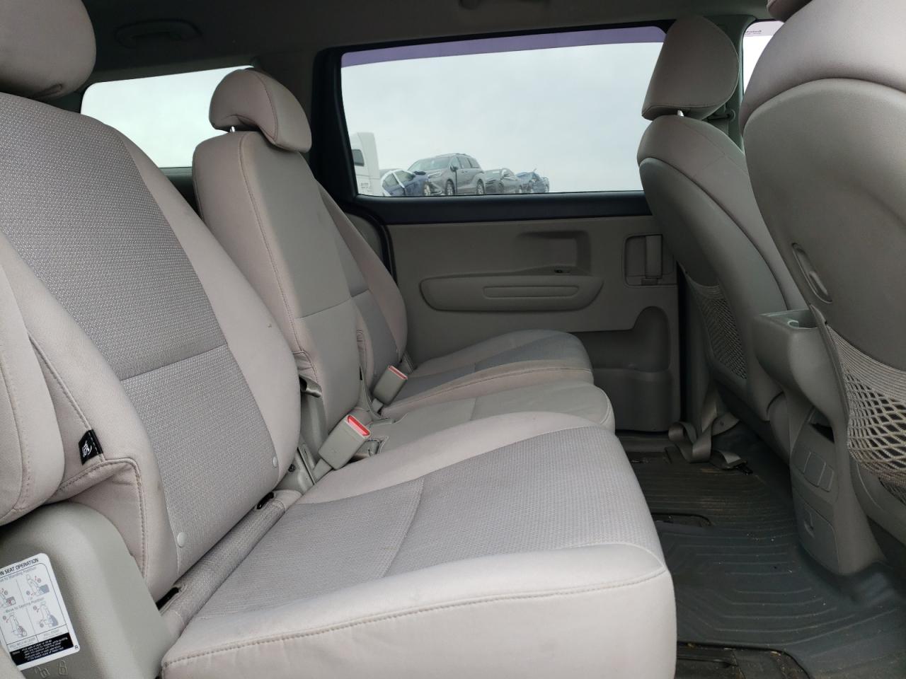 Photo 6 from auction – 2017 KIA SEDONA LX with VIN KNDMB5C19H6228438