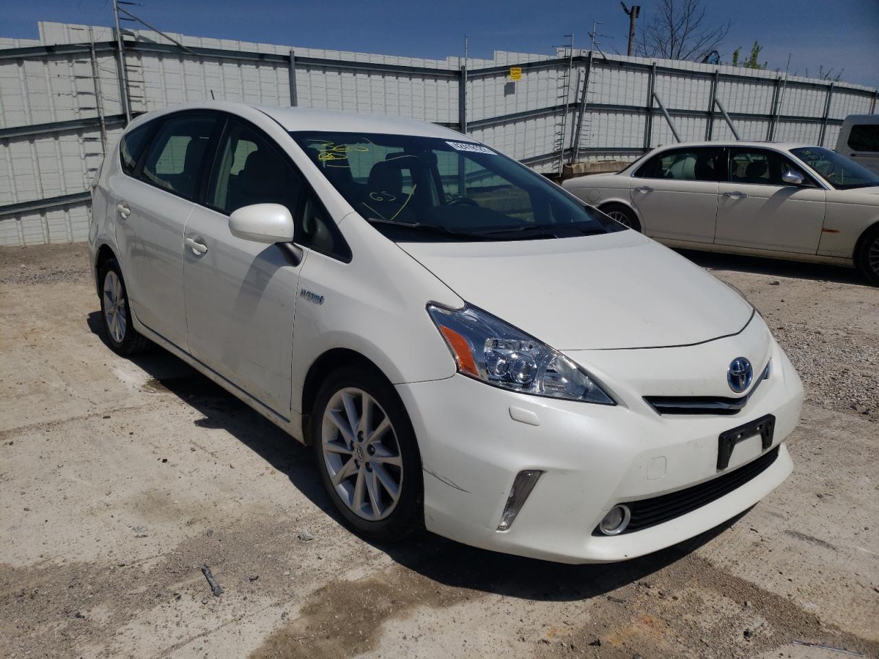 TOYOTA PRIUS V 2013 with VIN JTDZN3EU7D3206734 - Photo from auction