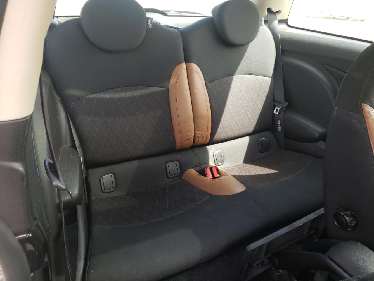 Photo 6 from auction – 2011 MINI COOPER with VIN WMWSU3C57BT093121