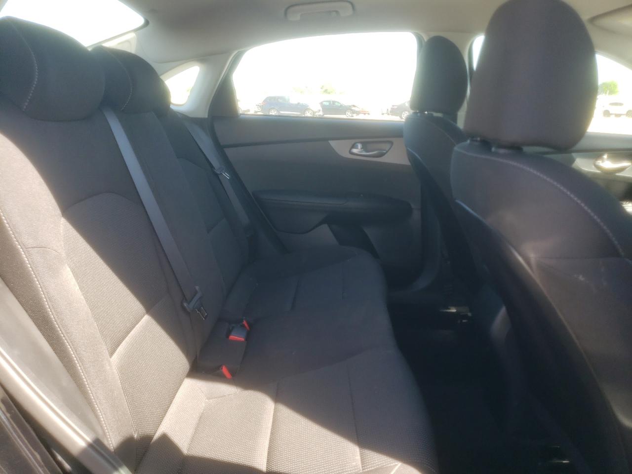 Photo 6 from auction – 2019 KIA FORTE FE with VIN 3KPF24AD3KE104909