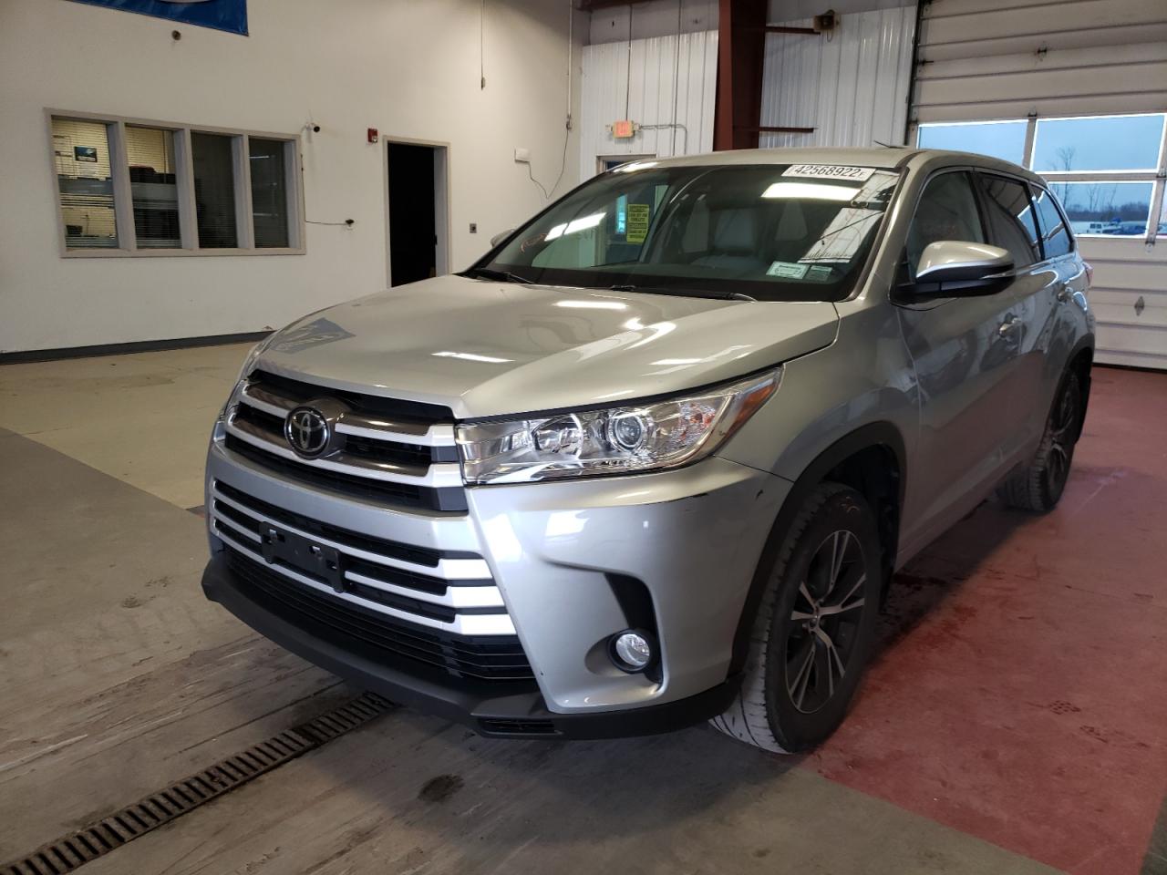 Photo 2 from auction – 2018 TOYOTA HIGHLA with VIN 5TDBZRFH8JS901714