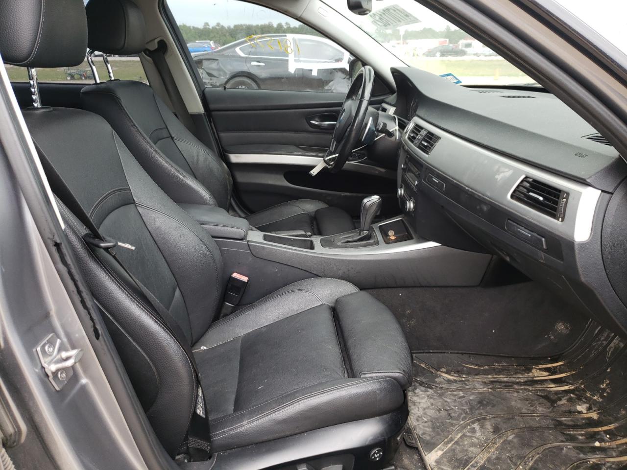 Photo 5 from auction – 2011 BMW 328 I with VIN WBAPH7C58BE681969