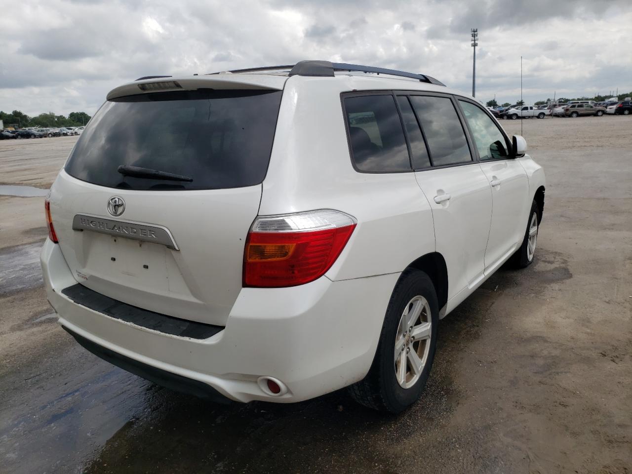 Photo 4 from auction – 2010 TOYOTA HIGHLANDER with VIN 5TDZK3EH0AS004436