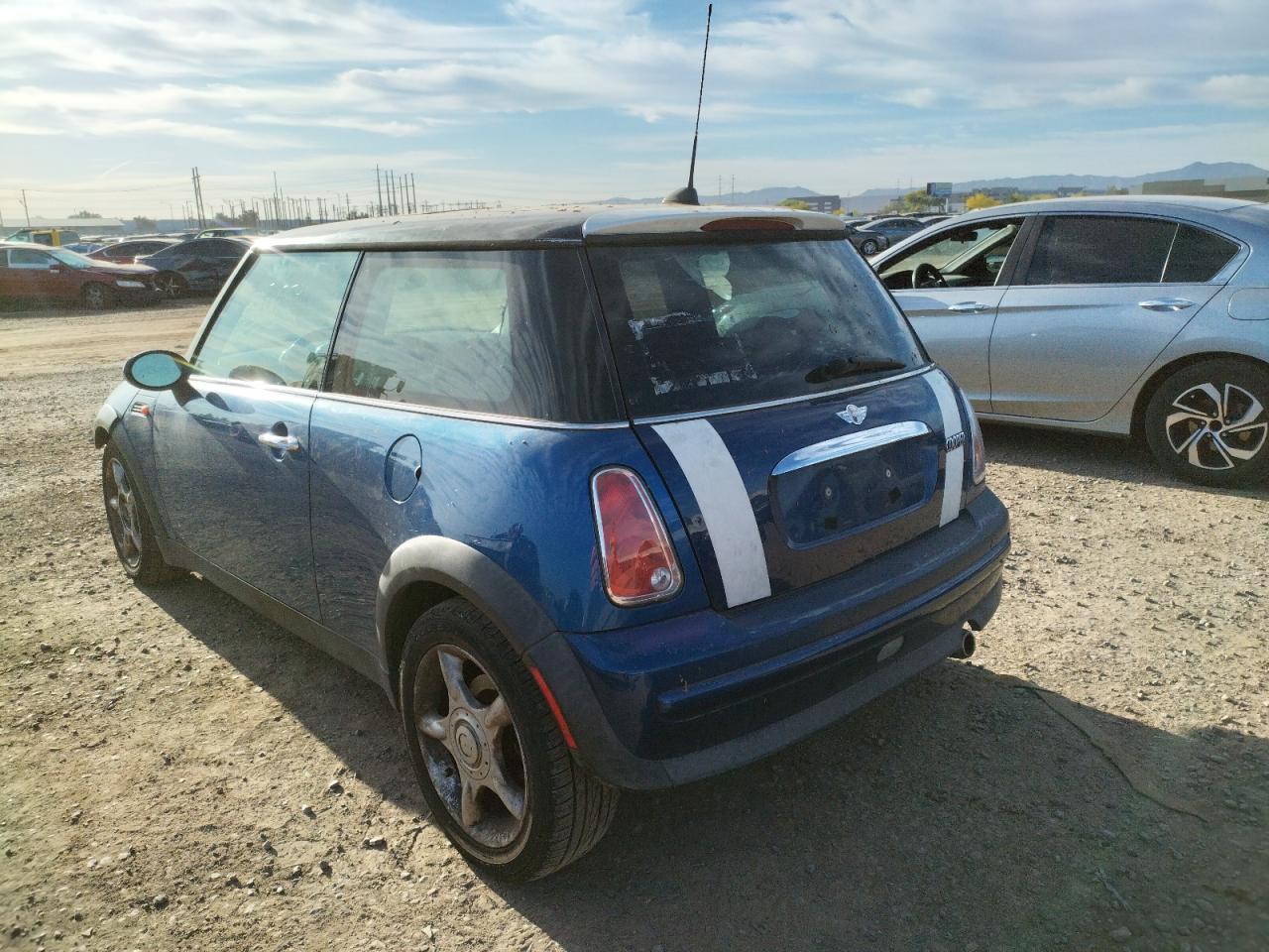 Photo 3 from auction – 2006 MINI COOPER with VIN WMWRC33566TK71687
