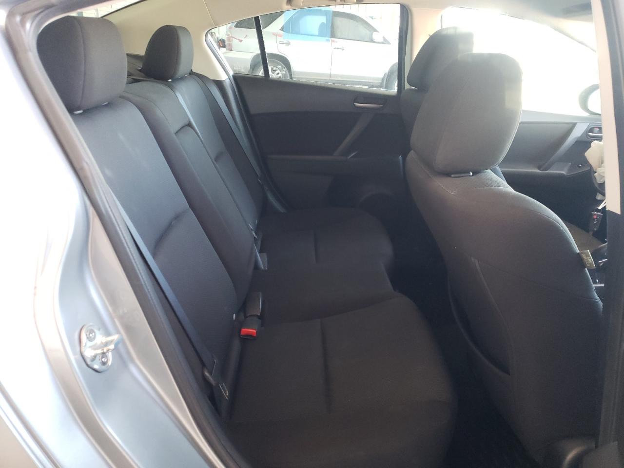Photo 6 from auction – 2011 MAZDA 3 I with VIN JM1BL1VF8B1480711