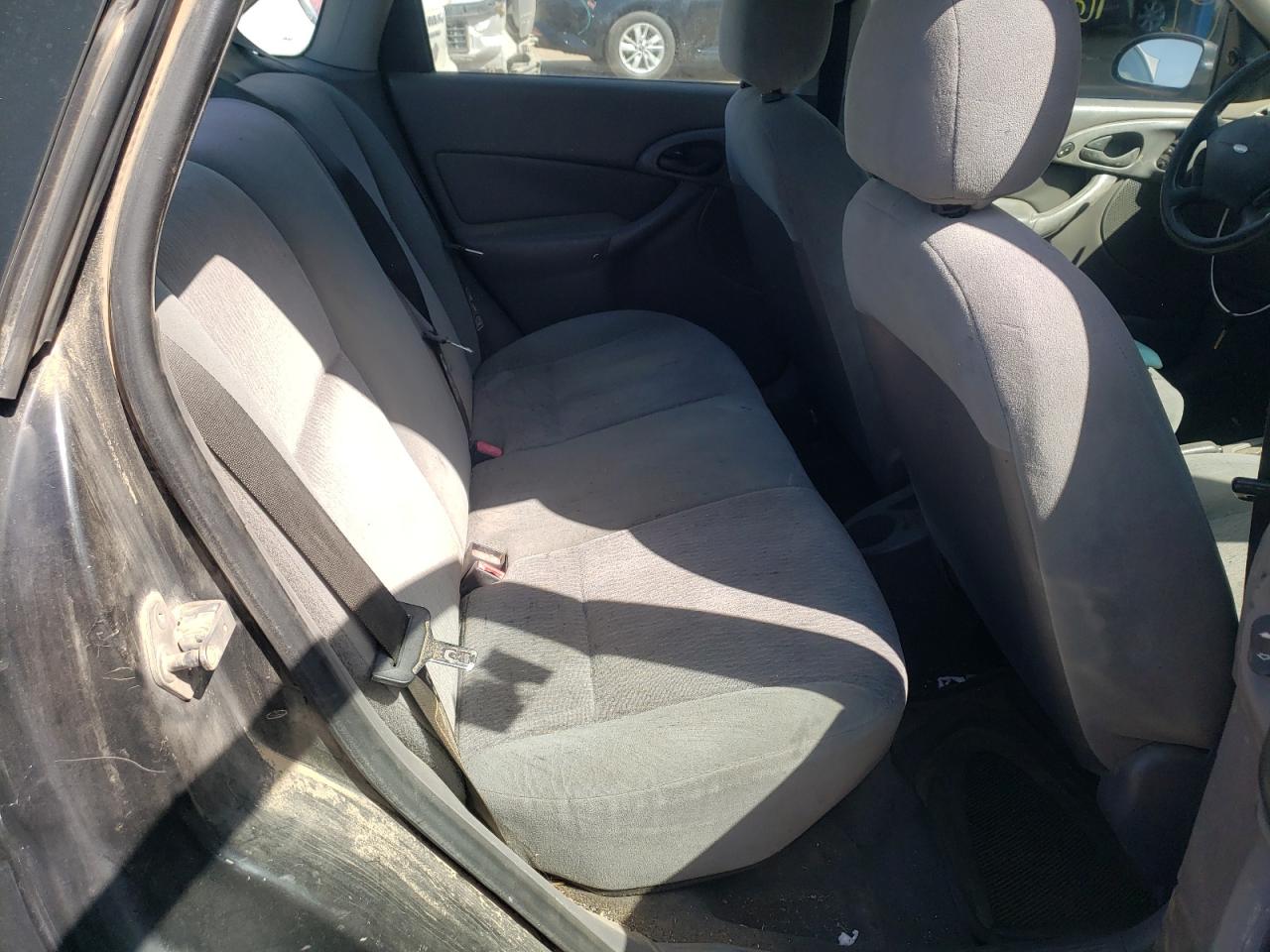 Photo 6 from auction – 2000 FORD FOCUS SE with VIN 1FAFP3436YW182135