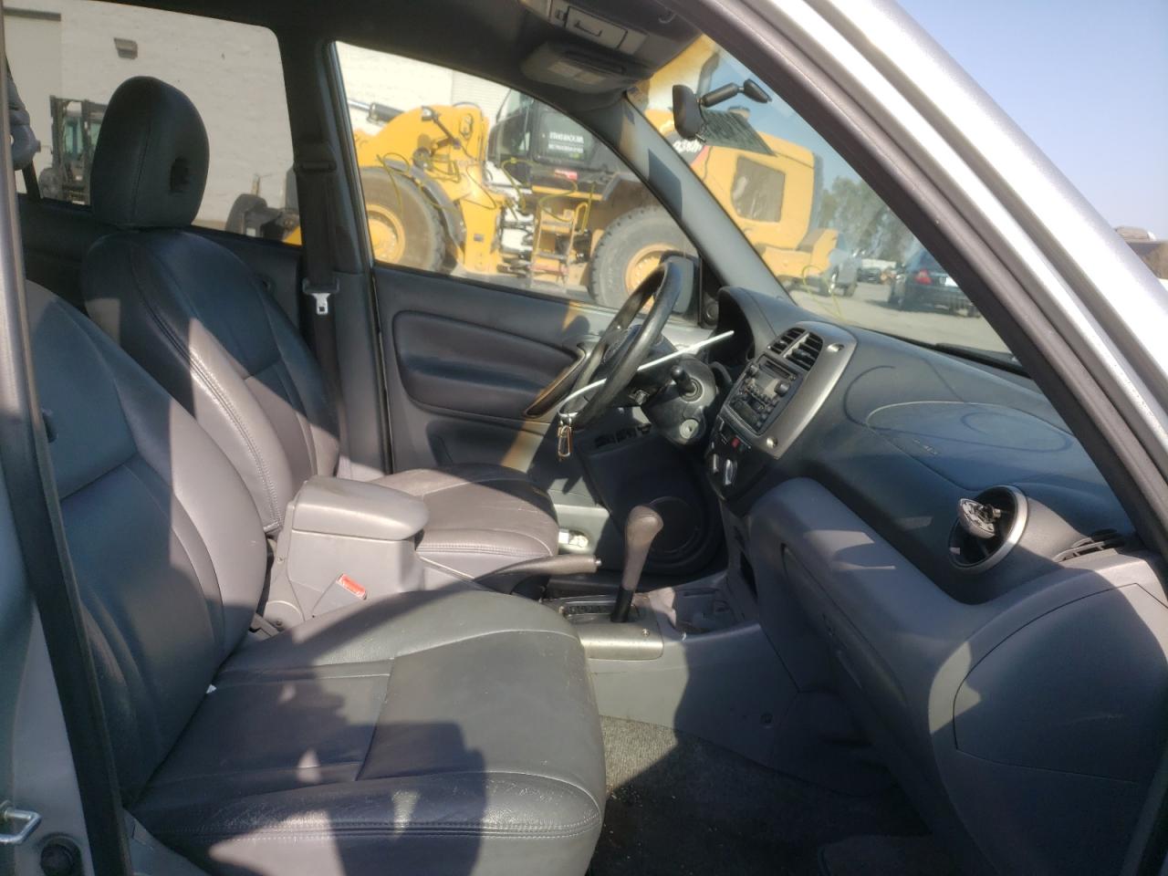 Photo 5 from auction – 2001 TOYOTA RAV4 with VIN JTEGH20V310001705
